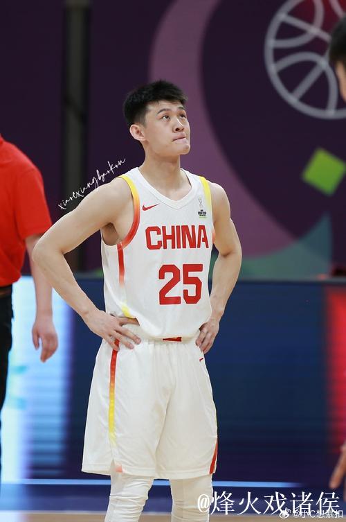 三分球手感火热，王岚嵚砍下19分：出手就有信心命中